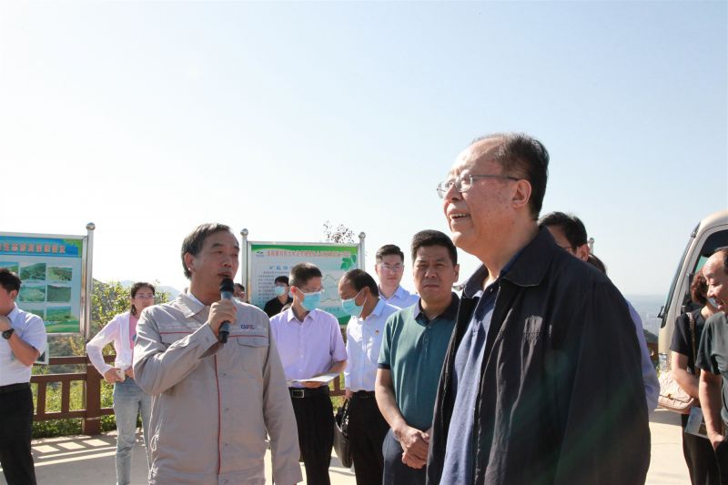 
				   
					河南省人大常委會黨組副書記、副主任馬懿一行到洛陽黃河同力調(diào)研
				 